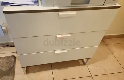 Chest of drawers