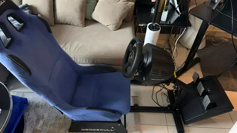 Sim Racing Rig with Bucket Seat, Wheel, Pedals (PC/PS compatible ONLY)