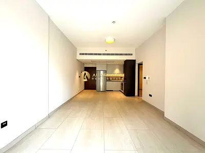 Elegant 2 BR + Store | Prime Location | Book Now