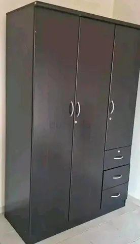Dark brown colour 3door wardrobe made in Thailand 🇹🇭
