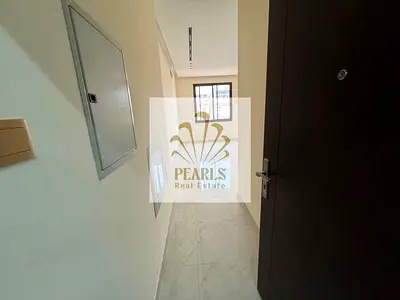 شقة مميزة غرفتين وصالة للإيجار، أول ساكن بتصميم عصري ومساحات مريحة، مع بلكونة وإطلالة جميلة. تتميز بموقع استراتيجي قريب من السوق الصيني وسهولة الوصول