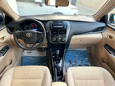 2022 Toyota YARIS 照片 11