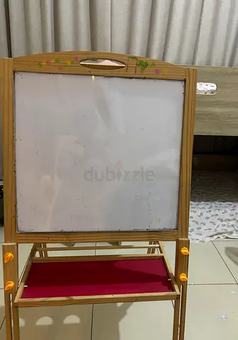 Wooden Double-Sided Kids Easel with Whiteboard and Chalk Tray
