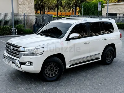 Land Cruiser 200 v8 GXR/7 seater