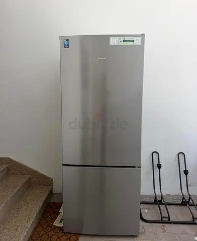 Siemens Brand Bottom Fridge/Freezer excellent condition