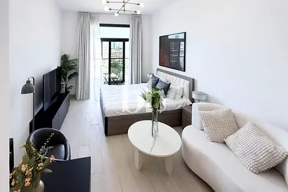 Flexible payment options| Furnishes Studio| Vacant