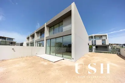 Spacious Townhouse | Modern Layout | Private Garden