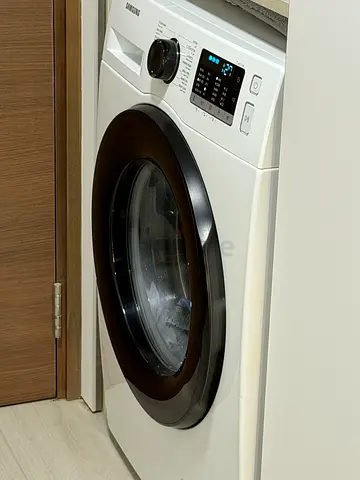 SAMSUNG Front-load Washing Machine - Good Condition, Light Use