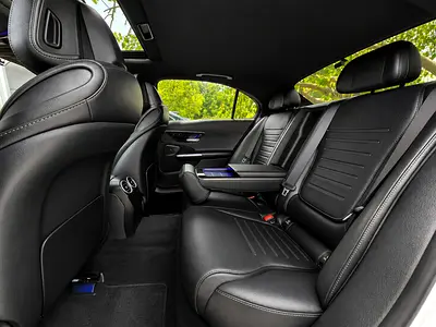 2025 Mercedes-BENZ C-CLASS photo 5