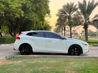 صورة 17 لـ 2016 Volvo V-CLASS