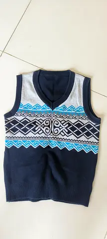 Half sweater for kids,size 8 year