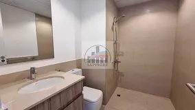 Studio Apartment in Town Square with Landmark View