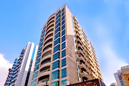 Spacious 2 BR Flat