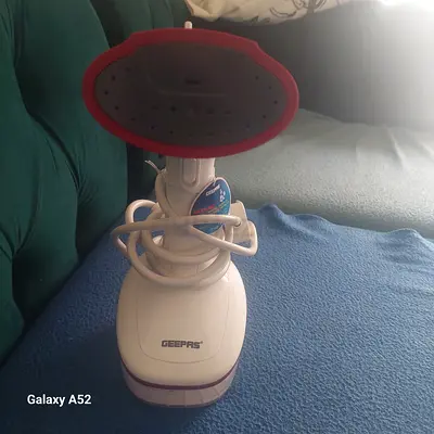 Geepas Steam Iron