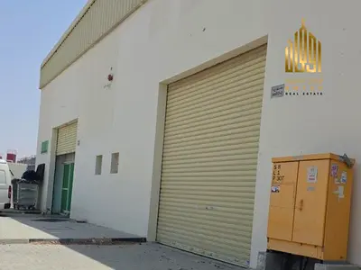 للبيع مستودع مؤجر بالكامل في صجعة بدخل جيد