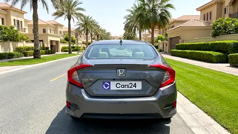 2019 Honda CIVIC — фото 4