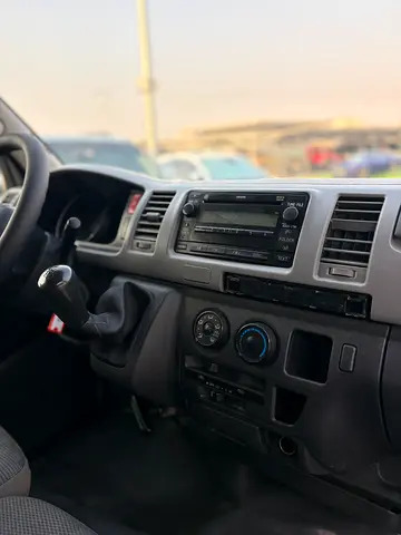 2013 Toyota HIACE — фото 11