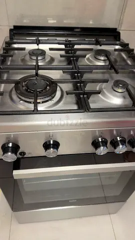Stainless Steel 4-Burner Gas Cooker with Built-in Oven - Great Condition