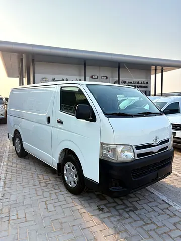 2013 Toyota HIACE — фото 2