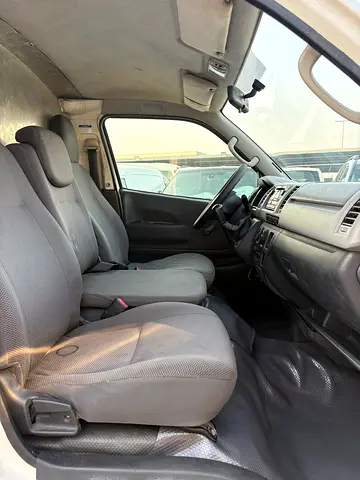 2013 Toyota HIACE — фото 13