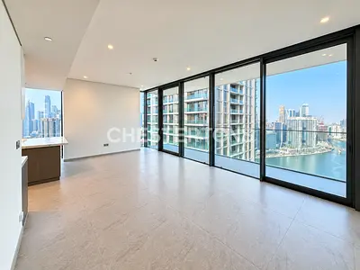 Top floor I Corner Unit I Burj - Canal View