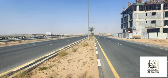 ارض تجارية للبيع تصريح ارضي+محلات+٤طوابق ، منطقة ب تلال ستي