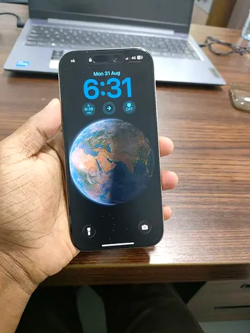 Iphone 16 pro 256gb TDRA with apple warranty