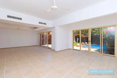 Upgraded 3 Bedroom Townhouse for Rent Al Hamra Village - Private pool