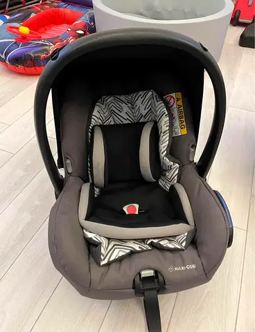 Maxi-Cosi Infant Car Seat (Rear-Facing) - Good Condition