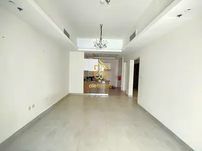 Specious 1BHK apartment with bolcony very prime location just in 55k in warsan 4