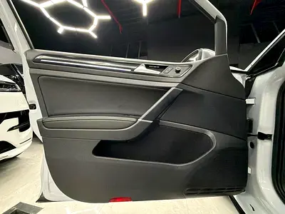 صورة 15 لـ 2019 Volkswagen GOLF R