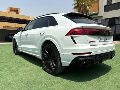 2025 AUDI RS Q8 photo 6