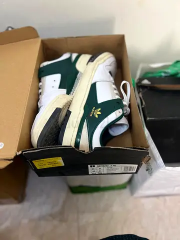 Adidas Originals Low Green and White Sneakers
