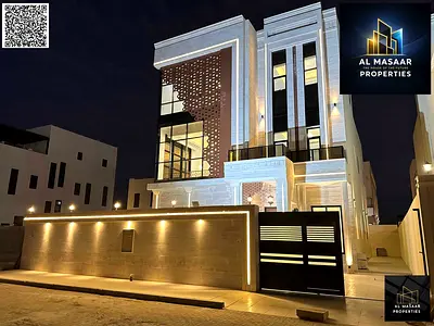 Classic villa with 6 bedrooms and a swimming pool, close to all services, with luxurious designs, r