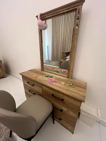 Dressing table