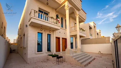 Second-hand villa, all rooms are master suites, rooftop terrace, two living rooms, private parking, maid's room