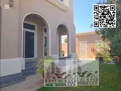 Good Neat and Clean Big Villa with Garden in very good price 5BHK on Asphalt Road for Rent