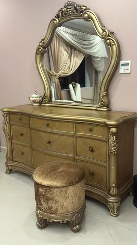 Luxury Classic Bedroom Set | Bed + 2 Side Tables + Vanity | Elegant Design