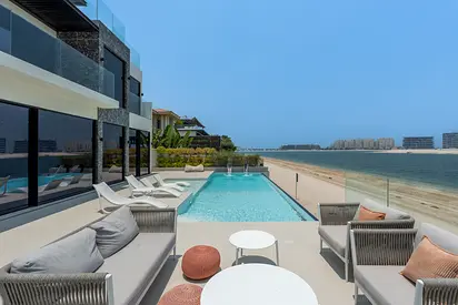Exquisitely Furnished Garden Home on Palm Jumeirah