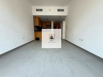 Specious luxury apartment for rent