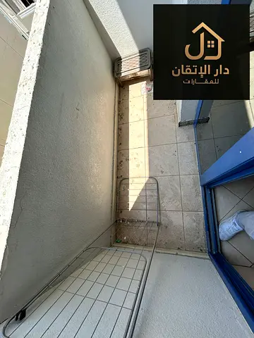 فرصة ذهبية للإيجار شقة استوديو منطقة المجرة مع بلكونة موقع مميز تكييف مركزي