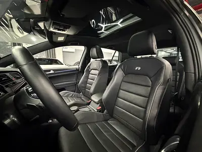 صورة 9 لـ 2019 Volkswagen GOLF R