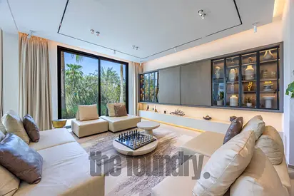 Opulent 4-Bedroom Lakeside Villa | Fully Upgraded & Furnished | Jumeirah Islands