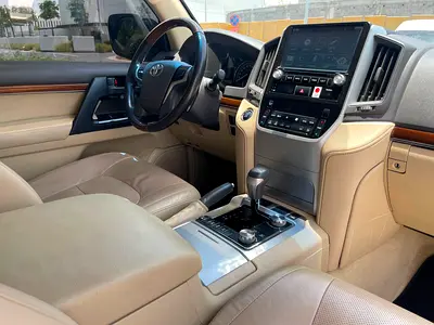 صورة 20 لـ 2017 Toyota LAND CRUISER
