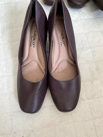 Brnd new Brown piCadilly leather-look flats, size unknown — gently used