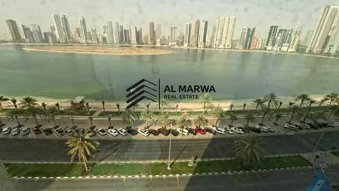 Spacious 3BHK with full sea view, laundry, store room ready to move