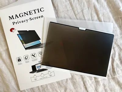 Macbook Pro 14" privacy screen protector