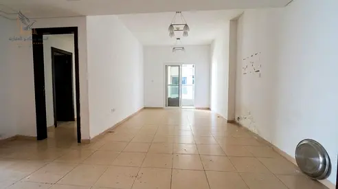 غرفه وصاله مع 3 بلكونات و 2حمام وباركن وجيم ومسبح طابق عالي موقع مميز جدا علي مخرج دبي من شارع الاتحاد وشارع خليفه