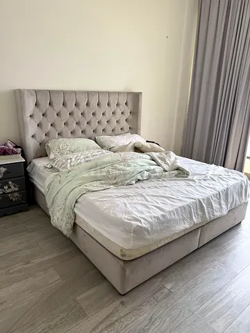 QUEEN size upholstered bed with tufted headboard - light grey