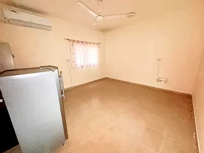 SPACIOUS STUDIO AL NABBA ONLY FOR FAMLIYS OR COUPLE AND SINGLE CENTRAL AC END GAS OUTSIDE LANDFREE